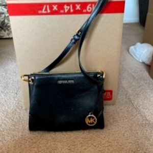 Michael Kors Nicole Pebbled Leather Large Crossbody bag